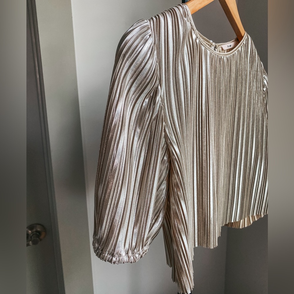 Mi Ami Gold Metallic Crop Top